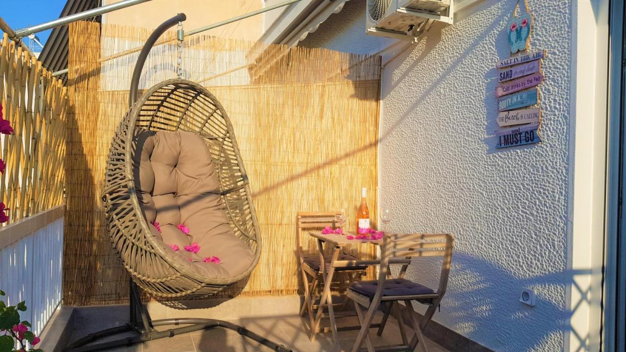 Wow Penthouse Boutique In The Heart Of Historical Center Apartment Атина Екстериор снимка