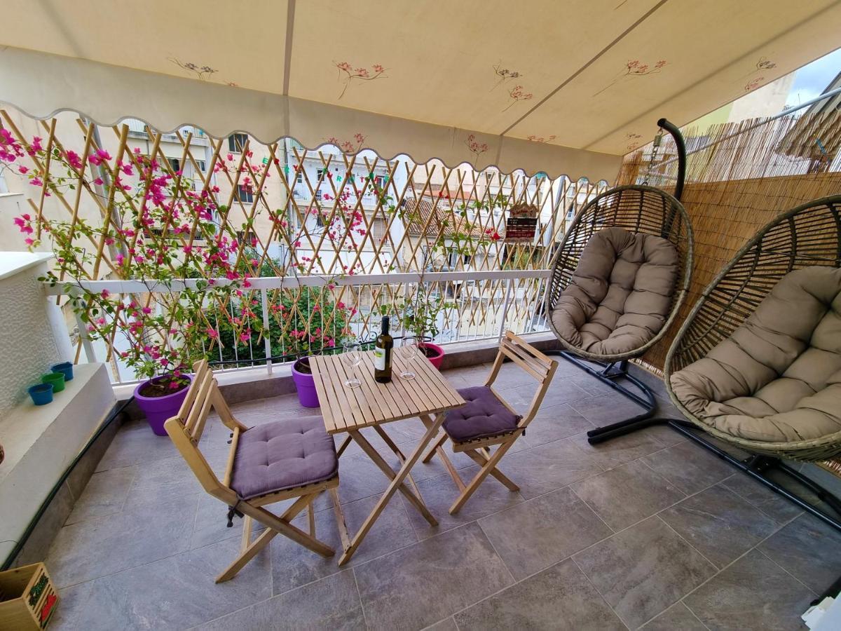 Wow Penthouse Boutique In The Heart Of Historical Center Apartment Атина Екстериор снимка