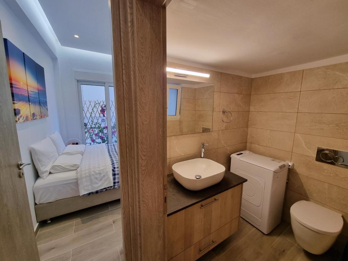 Wow Penthouse Boutique In The Heart Of Historical Center Apartment Атина Екстериор снимка