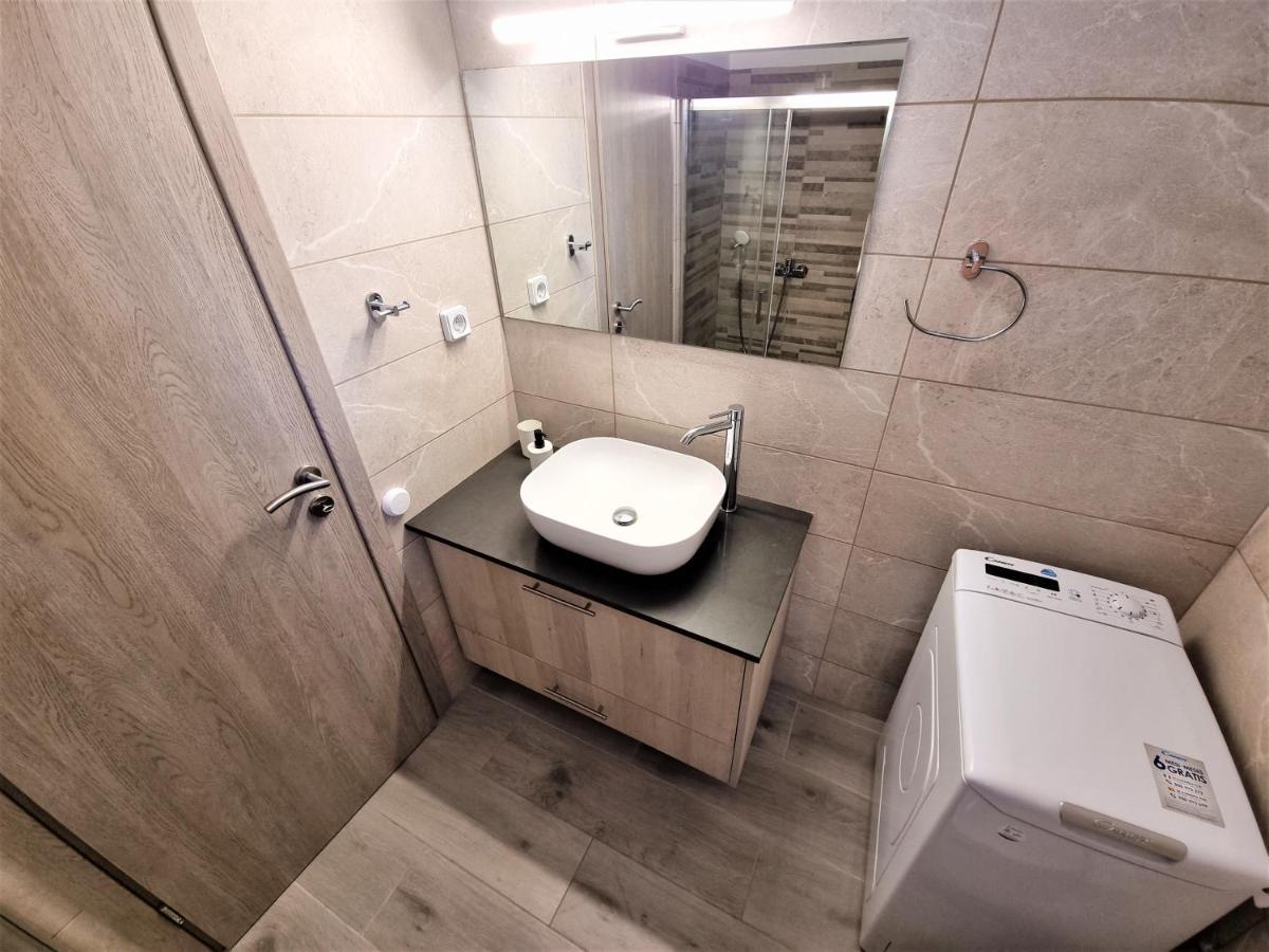 Wow Penthouse Boutique In The Heart Of Historical Center Apartment Атина Екстериор снимка